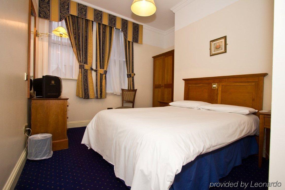 Lynams Hotel Dublin Room photo