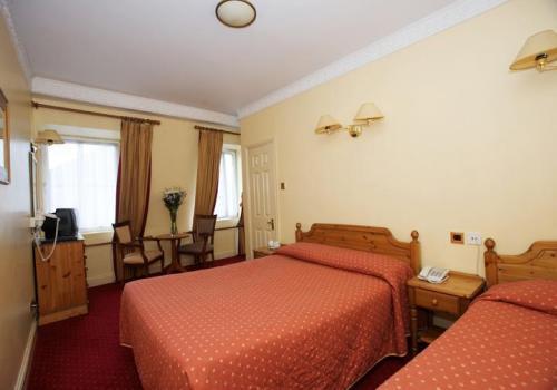 Lynams Hotel Dublin Room photo